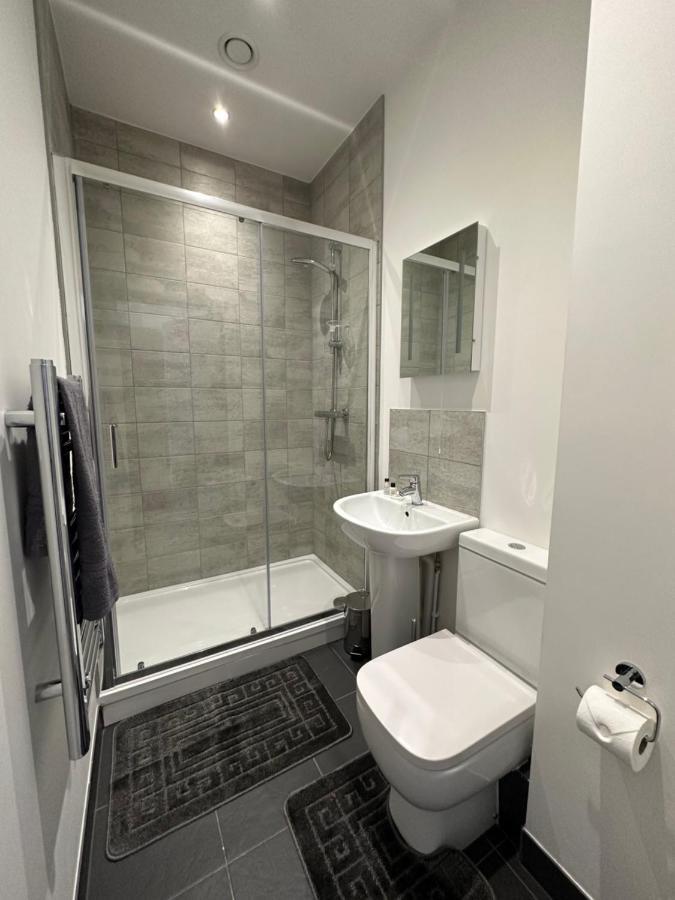 Sleek & Stylish Apartment By Dh Aparthotels Peterborough Kültér fotó